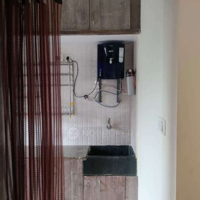 1 BHK Flat In Sri Krishna Sharadanilayam  for Rent  In Immadihalli ( No Lift , Open Parking) 4th Floor
