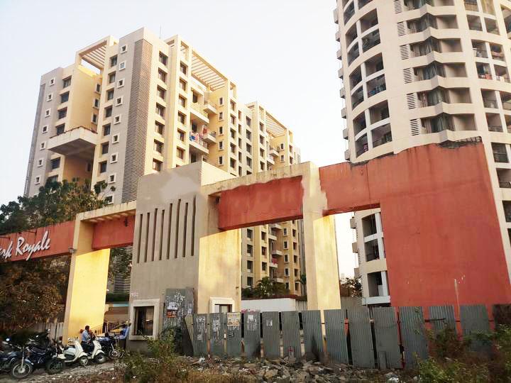 Park royale PimpriChinchwad Rent WITHOUT BROKERAGE Semifurnished 3