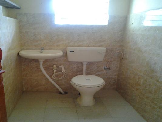 2 BHK House for Rent  In Babusapalya Bus Stand, Service Road, Babusabpalya, Hennur Gardens, Bengaluru, Karnataka, India