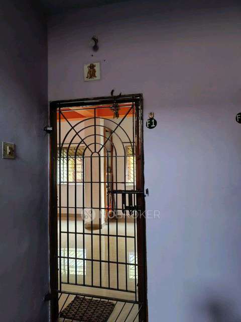 2 BHK Flat In Srivari For Sale  In Choolaimedu
