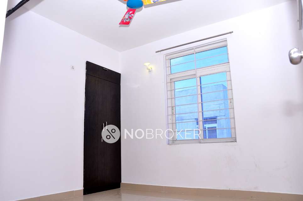 3 BHK Flat In S And P Living Spaces For Sale  In 34gw+cr3, Agraharam, Kil Ayanambakkam, Chennai, Tamil Nadu 600095, India
