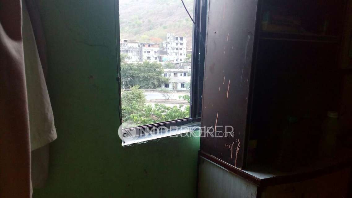 1 RK Flat In Mashoob Plaza For Sale  In Thane