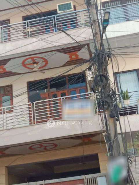 1 BHK Flat for Rent  In Sector 45