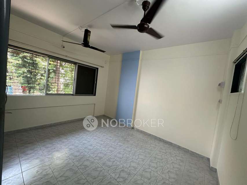 2 BHK Flat In Chandralok Society, Mulund East for Rent  In Mulund East