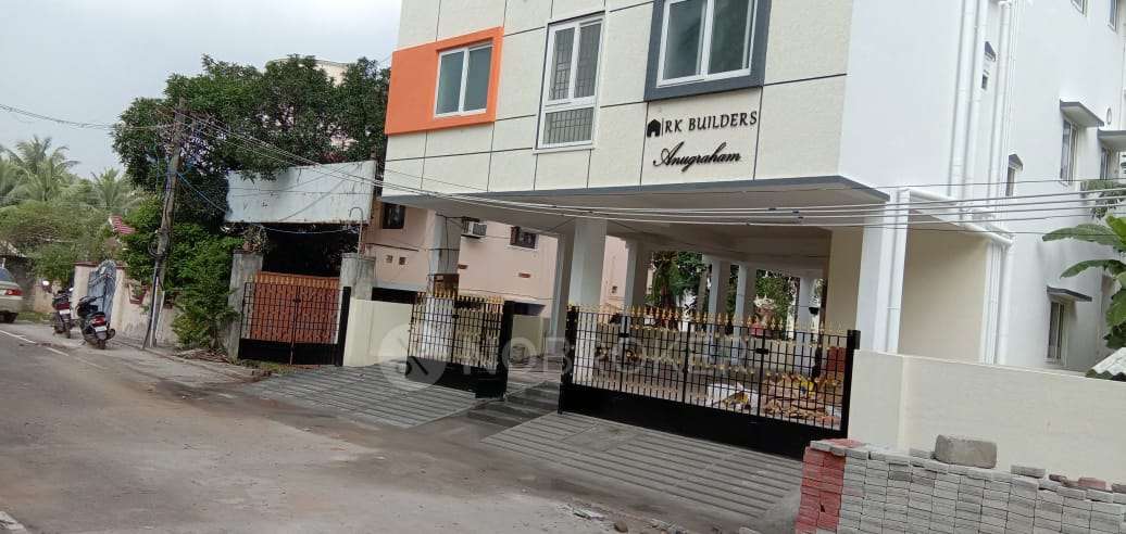 2 BHK Flat In Anugraham Apartments for Rent  In Selaiyur