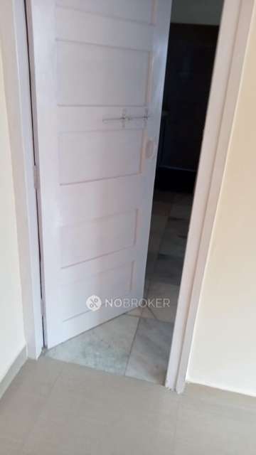 1 BHK Flat In Navrang Chs For Sale  In Santacruz East