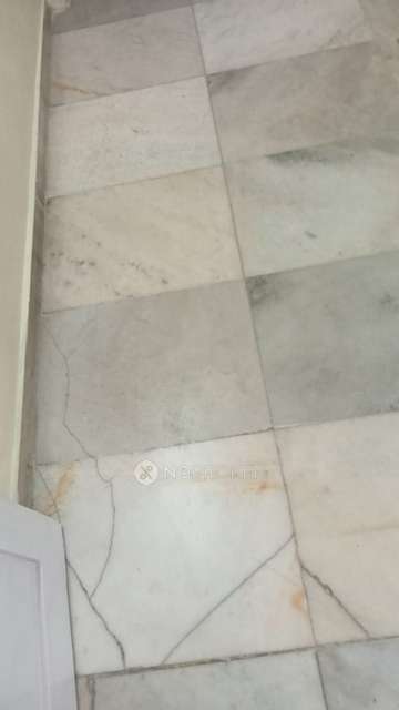 1 BHK Flat In Navrang Chs For Sale  In Santacruz East