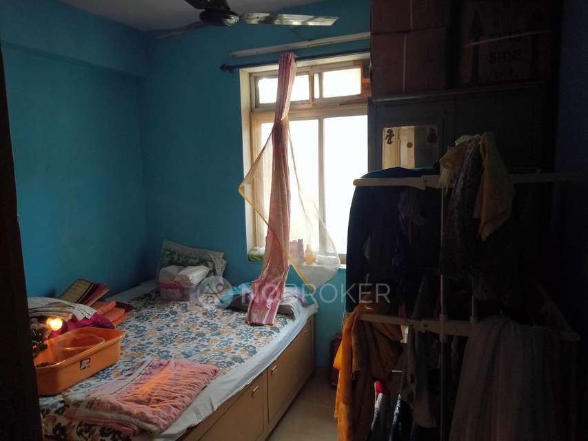 1 BHK Flat In Navrang Chs For Sale  In Santacruz East