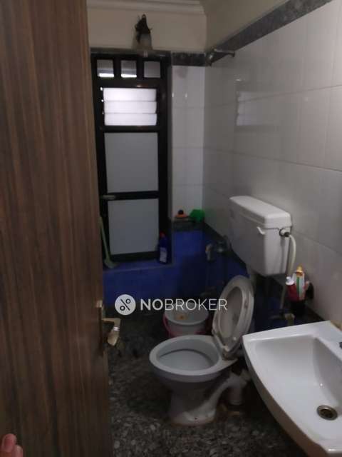 2 BHK Flat In Madhuri Apartment For Sale  In Chembur