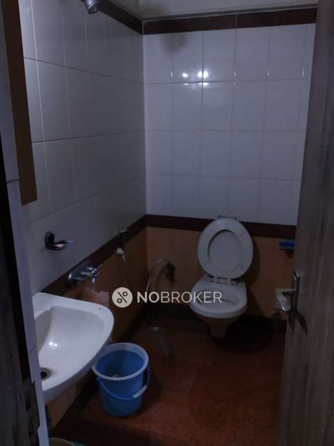 2 BHK Flat In Madhuri Apartment For Sale  In Chembur