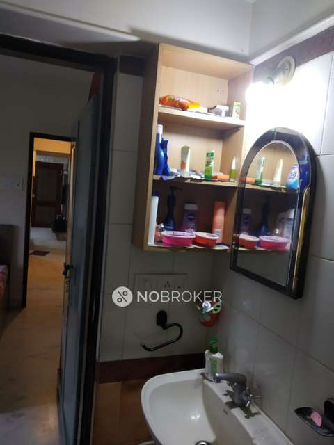 2 BHK Flat In Madhuri Apartment For Sale  In Chembur