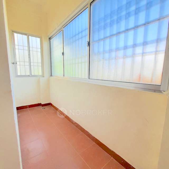 2 BHK Flat In Medavakkam For Sale  In Medavakkam