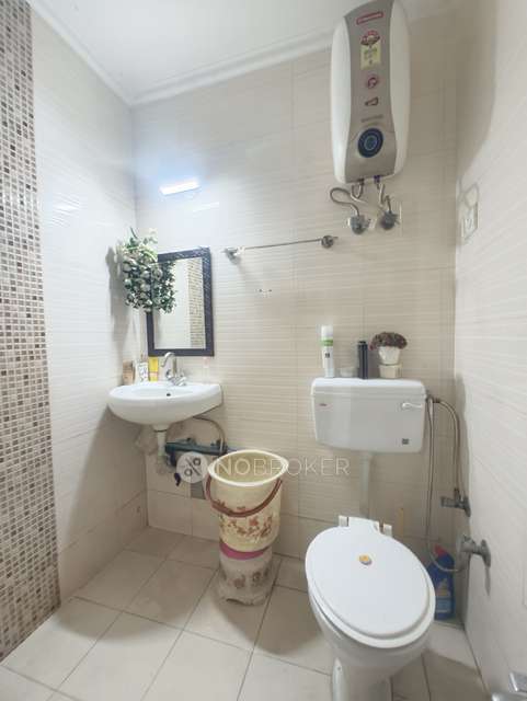 2 BHK Flat For Sale  In Janakpuri