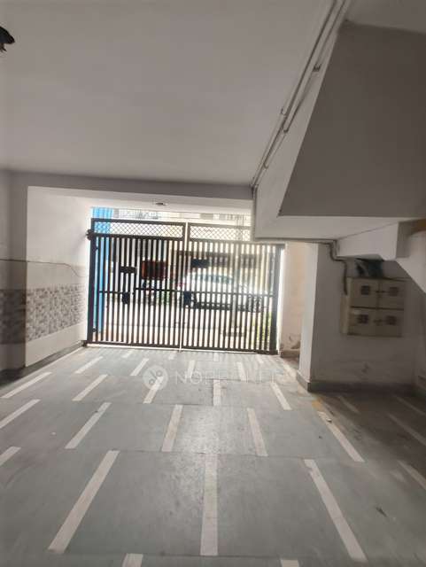 2 BHK Flat For Sale  In Janakpuri