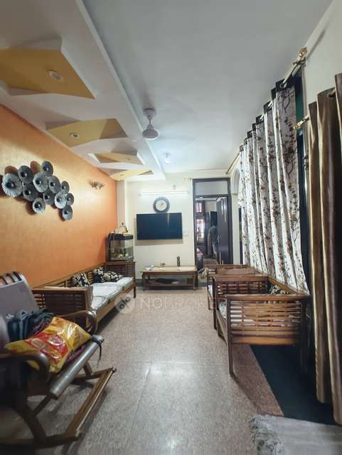2 BHK Flat For Sale  In Janakpuri