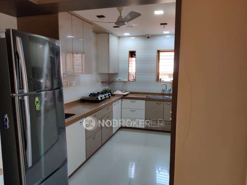 4 BHK Flat In Gangotri Building For Sale  In Malabar Hill 