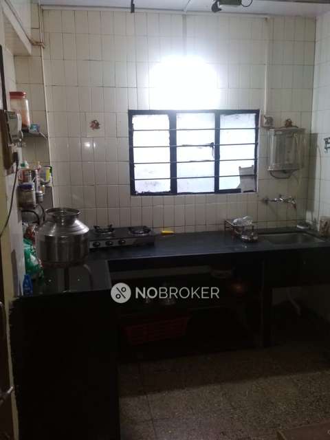 1 BHK Flat In Pandari Building for Rent In Shukrawar Peth