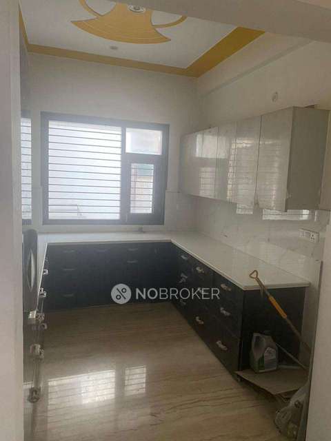 4 BHK Flat For Sale  In Sector 10