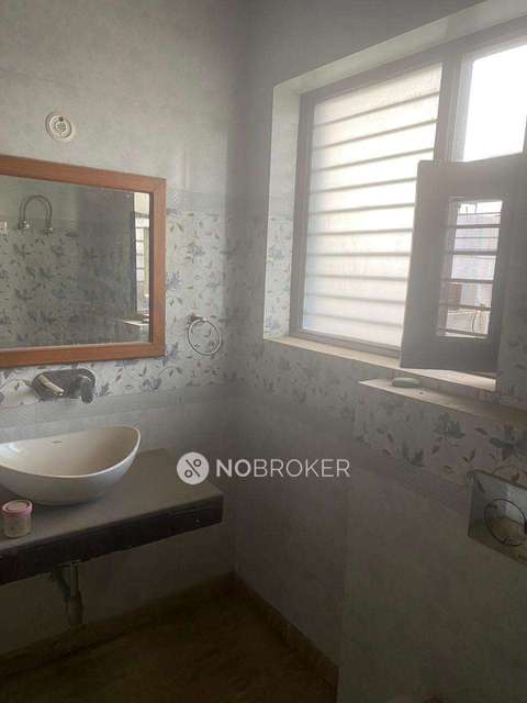 4 BHK Flat For Sale  In Sector 10