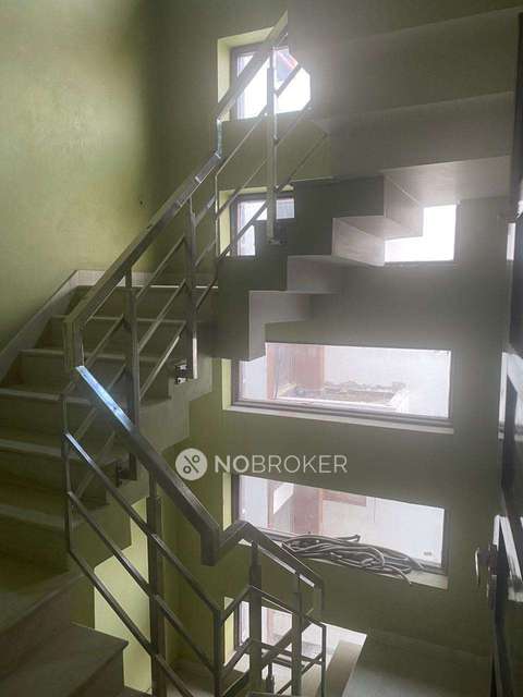 4 BHK Flat For Sale  In Sector 10