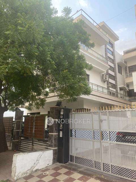 4 BHK Flat For Sale  In Sector 10