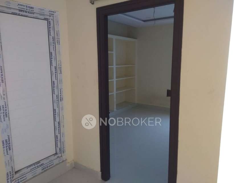 4+ BHK Flat In Balu Residency For Sale  In Gajularamaram