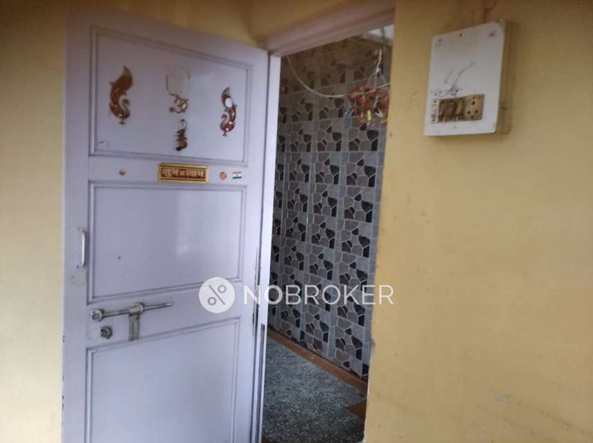 1 RK Flat In Owners House for Rent  In Sion (east)