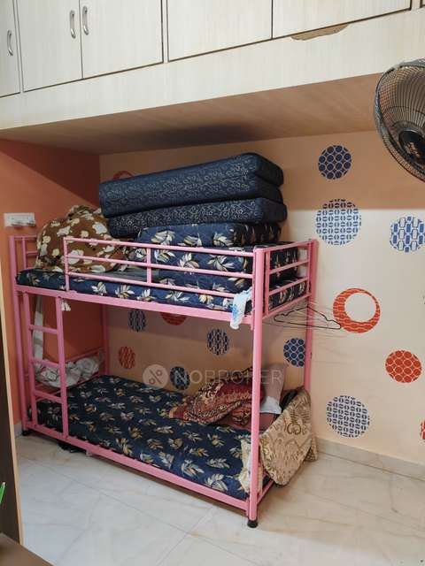 2 BHK Flat In Valencia Park For Sale  In Byculla West