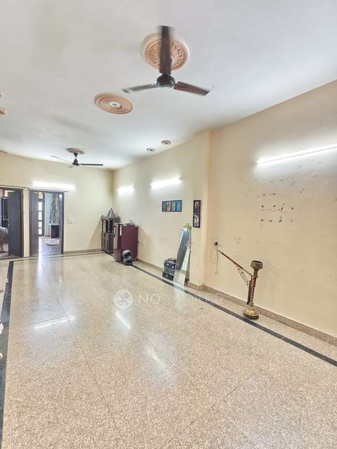 2 BHK Flat In Gautam Villa for Rent  In  Sector 9