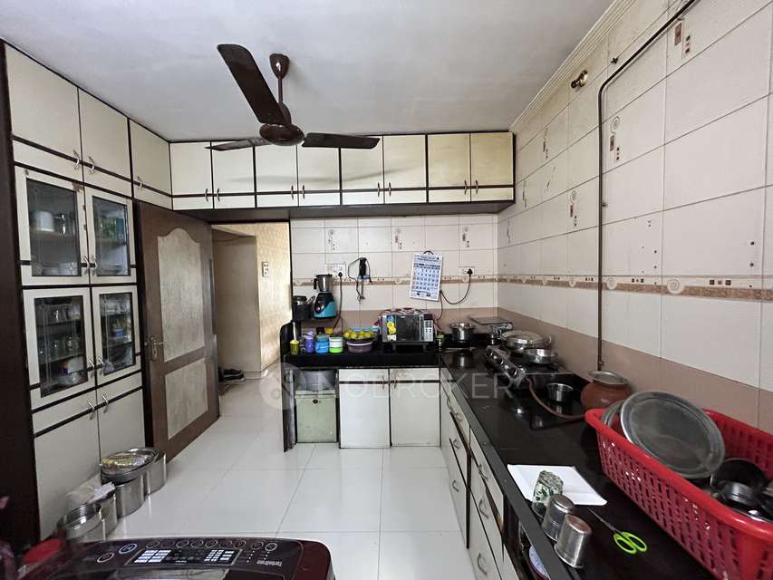 2 BHK Flat In Prithvi Building For Sale  In Borivali West
