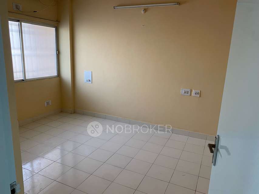 2 BHK Flat In Golden Corner for Rent  In Bellandur