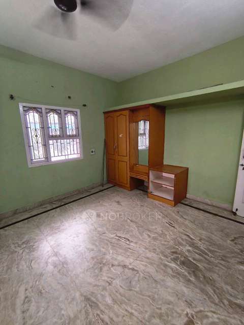 2 BHK Flat In Apartment  for Rent  In Green Court, Dr, Radha Krishnan St, Pallikaranai, Chennai, Tamil Nadu 600100, India