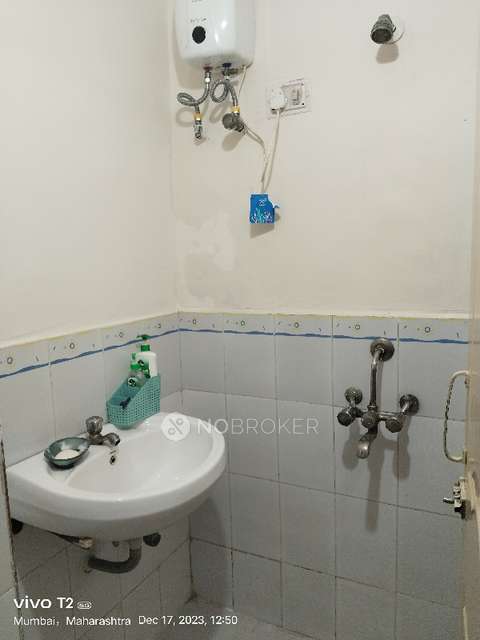 2 BHK Flat In Ambika Lakshmi Chs  For Sale  In Ghatkopar East