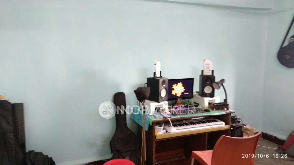 2 BHK Flat In Omkar Building For Sale  In Andheri West