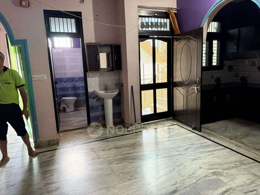 2 BHK Flat for Rent  In Sector 84