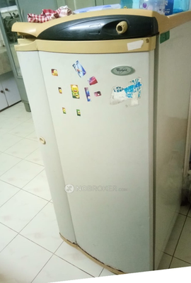 Shared Room for Female In 1 BHK  In Mudra Apartment In  Kothrud