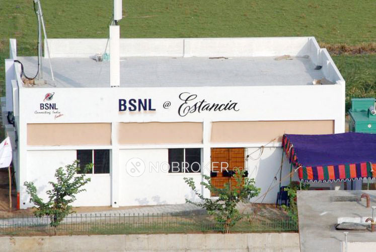 Arun Estancia Chennai Rent WITHOUT BROKERAGE Semifurnished 3 BHK