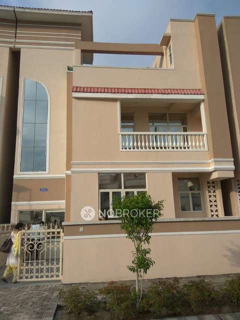 4+ BHK Villa In Supertech Upcountry &#40;plotted&#41; For Sale  In Sector 17a