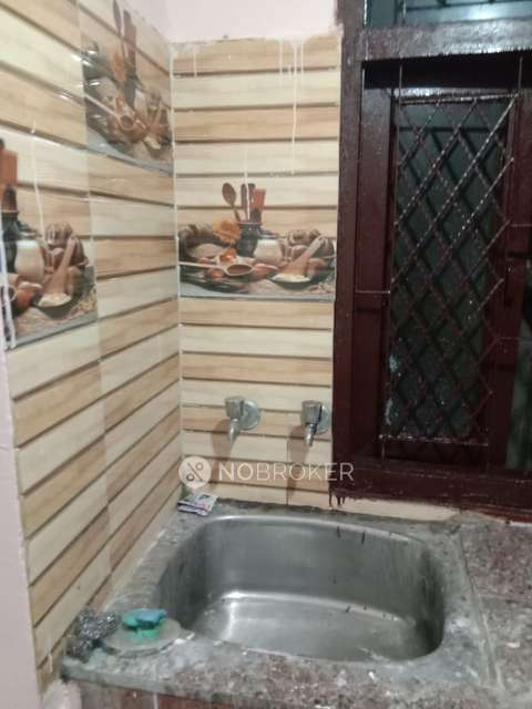 2 BHK Flat In Apartment For Sale  In Chirag Dilli