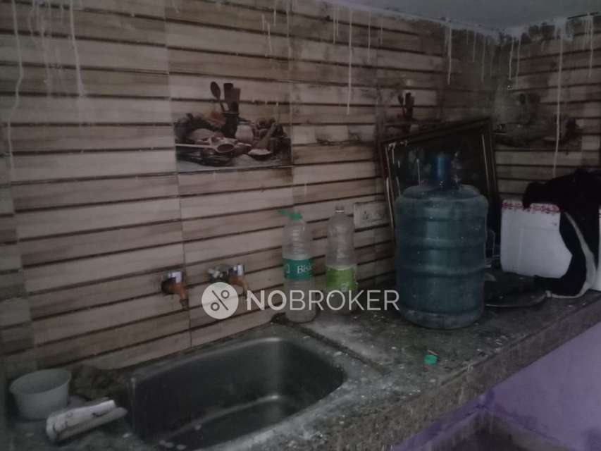 2 BHK Flat In Apartment For Sale  In Chirag Dilli