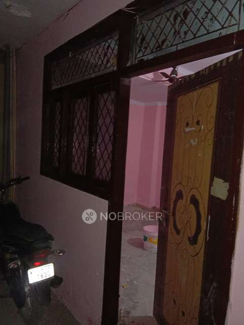 2 BHK Flat In Apartment For Sale  In Chirag Dilli