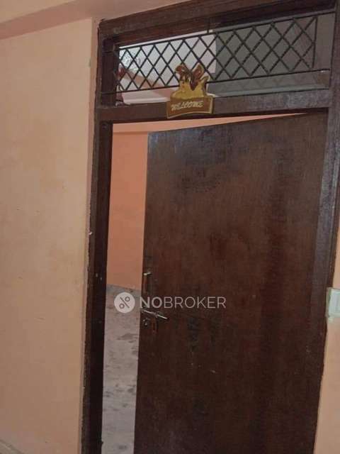 2 BHK Flat In Apartment For Sale  In Chirag Dilli