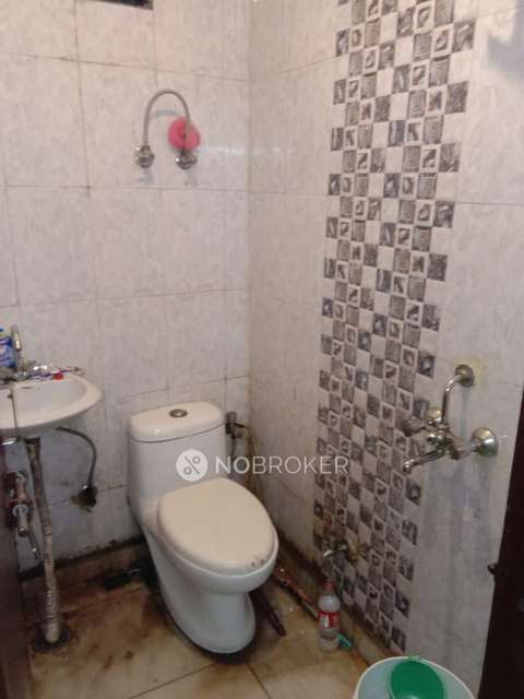 2 BHK Flat In Apartment For Sale  In Chirag Dilli