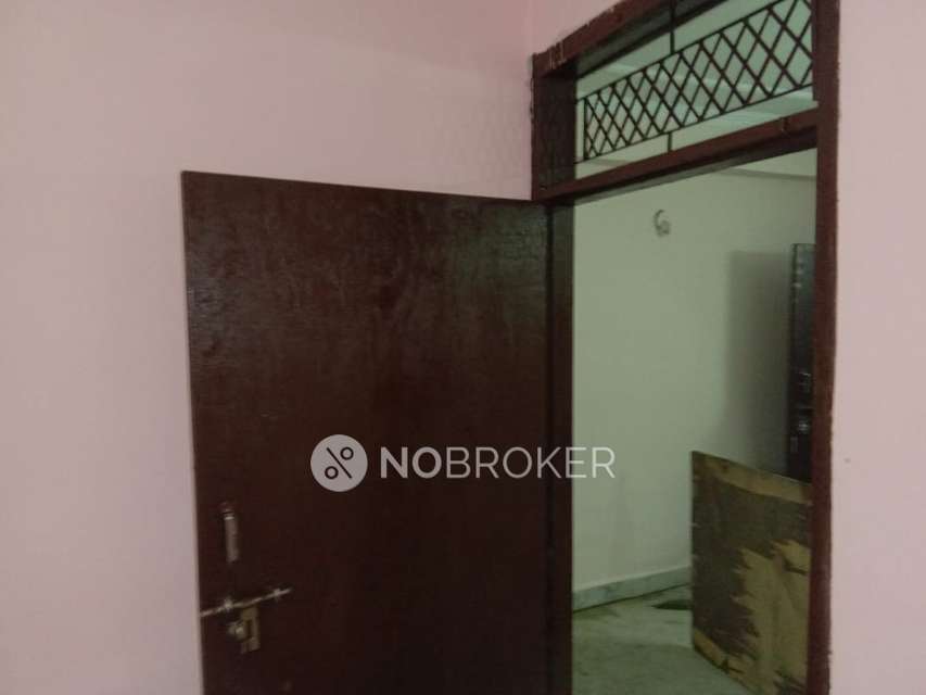 2 BHK Flat In Apartment For Sale  In Chirag Dilli