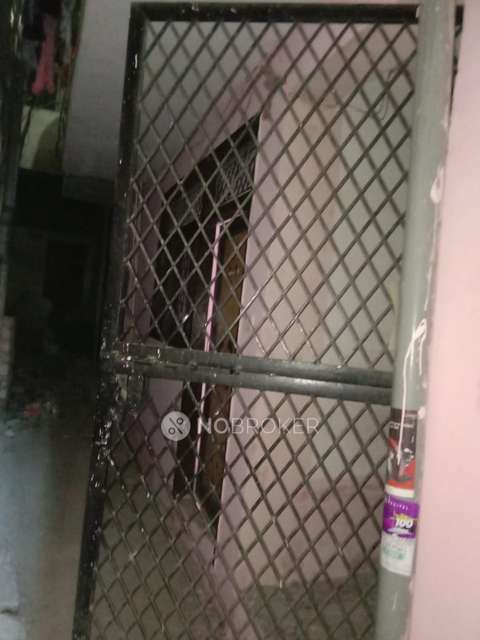 2 BHK Flat In Apartment For Sale  In Chirag Dilli