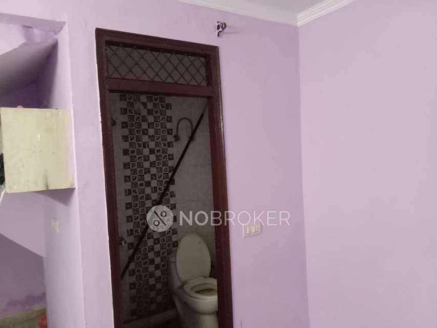 2 BHK Flat In Apartment For Sale  In Chirag Dilli