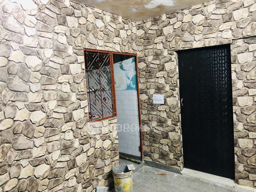 2 BHK Flat for Rent  In Laxmi Nagar