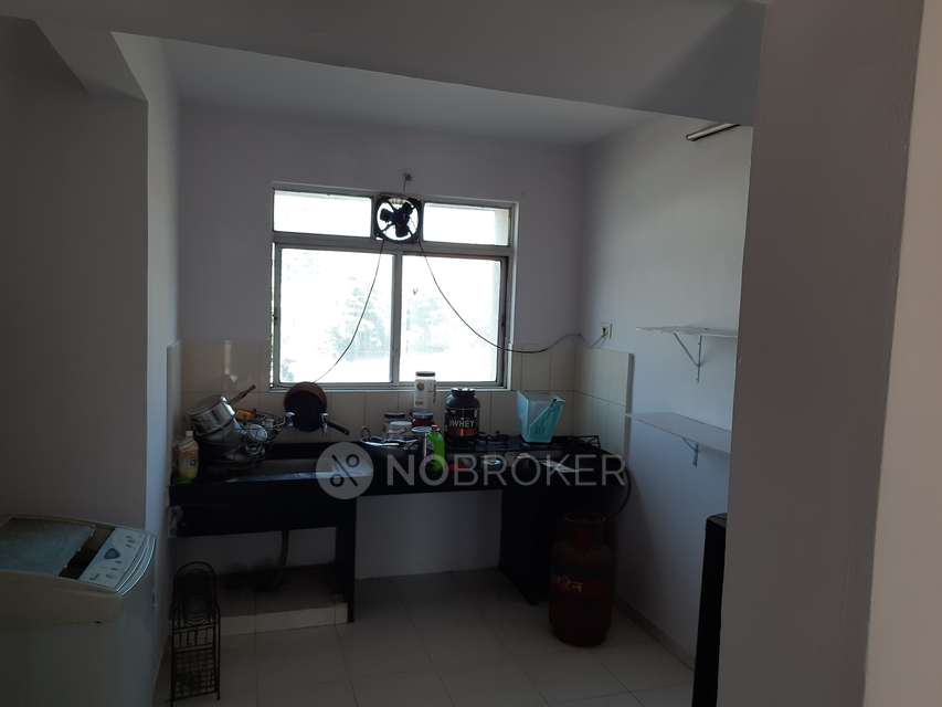 Single Room for Female In 4 BHK  In Kolte Patil Misty Moors In Undri