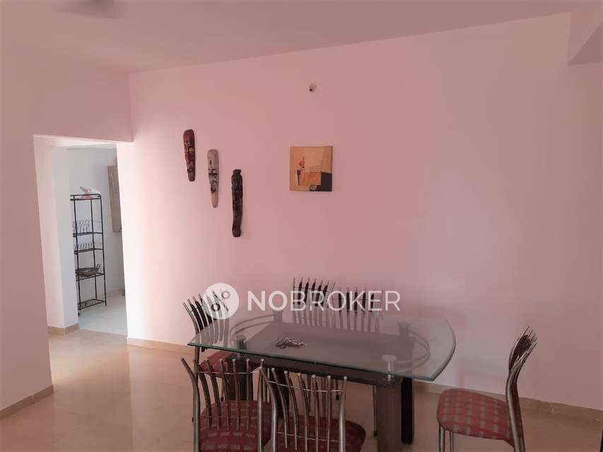 Single Room for Female In 4 BHK  In Kolte Patil Misty Moors In Undri