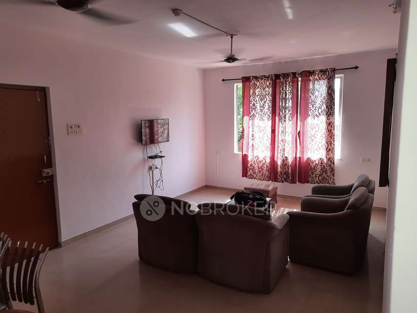 Single Room for Female In 4 BHK  In Kolte Patil Misty Moors In Undri